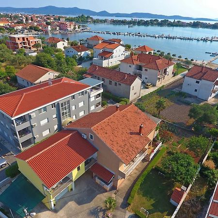 Apartments Lena Sukosan Bagian luar foto