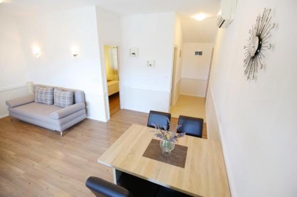Apartments Lena Sukosan Bagian luar foto