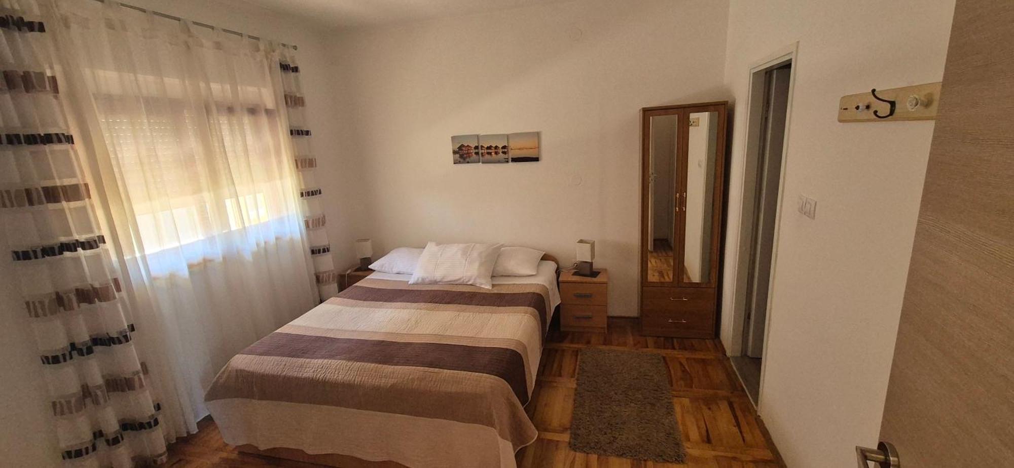 Apartments Lena Sukosan Bagian luar foto