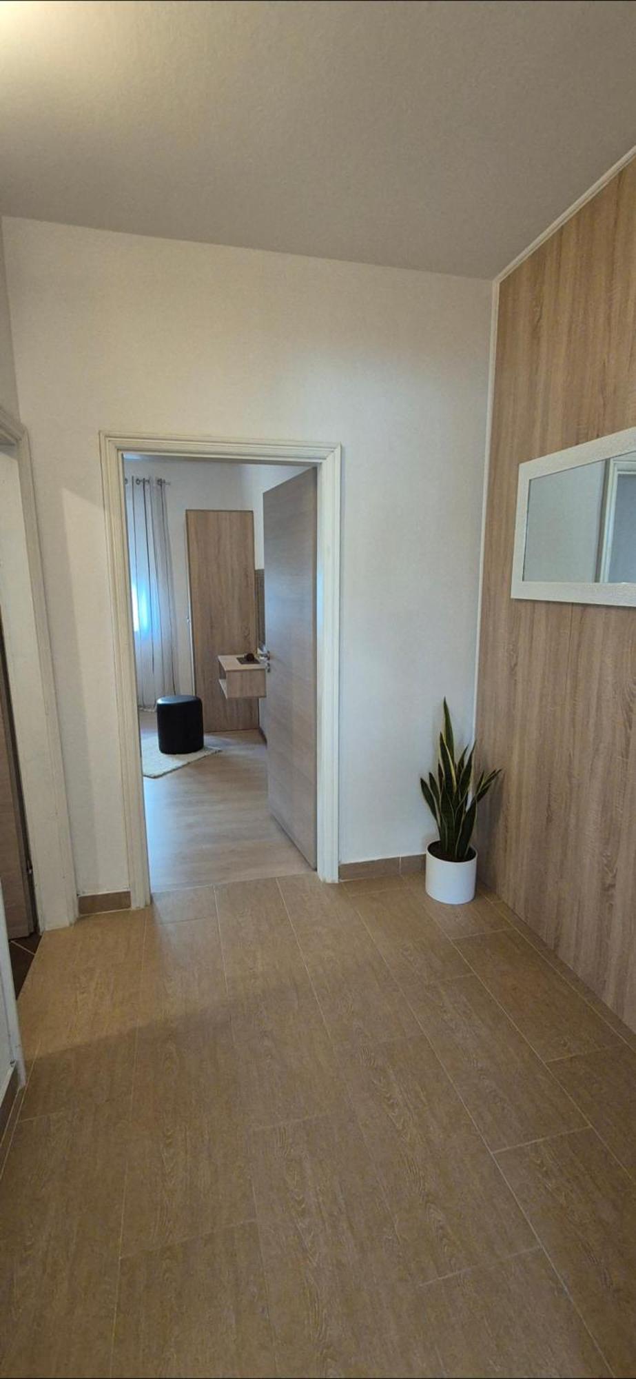 Apartments Lena Sukosan Bagian luar foto